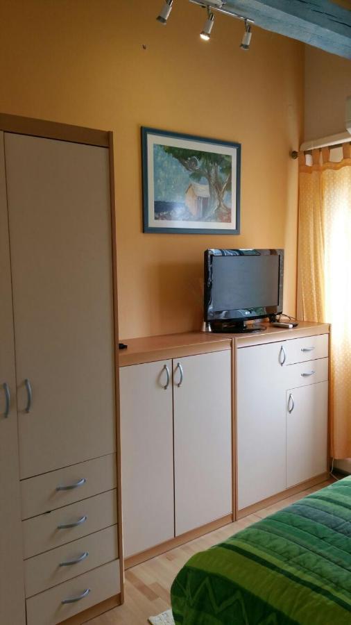 Tri Palme Apartment Đảo Prvić Ngoại thất bức ảnh