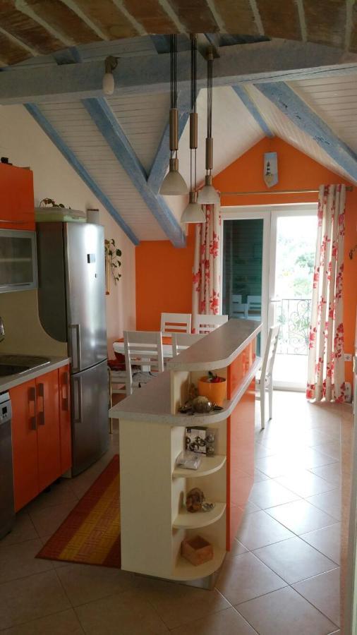 Tri Palme Apartment Đảo Prvić Ngoại thất bức ảnh